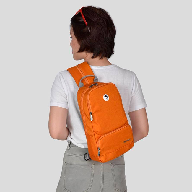 Balo Mikkor The Betty Slingpack - Orange đeo kiểu balo 1 quai cá tính