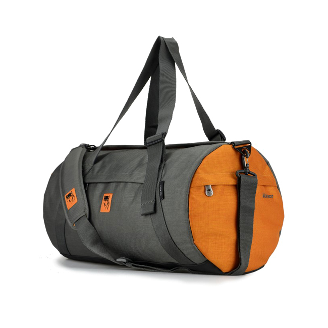 Túi thể thao Mikkor The Boris Sport (M) - Charcoal/Orange, phong cách thời trang hiện đại