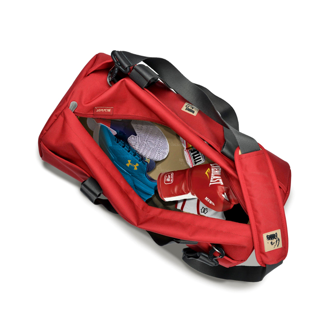 Túi Mikkor The Sporty Gear - Red có ngăn chính rộng rãi mang được nhiều đồ