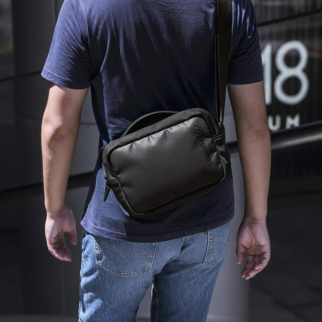 Túi đeo chéo đa năng Tomtoc H02-A02D - Black, hàng chính hãng thương hiệu Mỹ