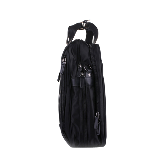 Túi xách Tresette TR-5C11 có khả năng chứa đồ tốt, ngăn chính rộng rãi và nhiều ngăn phụ