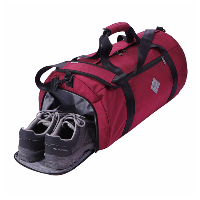 Ngăn để giày được bố trí riêng biệt của túi du lịch Umo Primax Duffle Bags màu đỏ