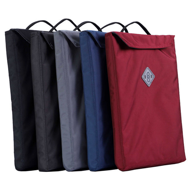 Quai xách trên túi chống sốc laptop Umo ProCase size 14 inch màu đỏ