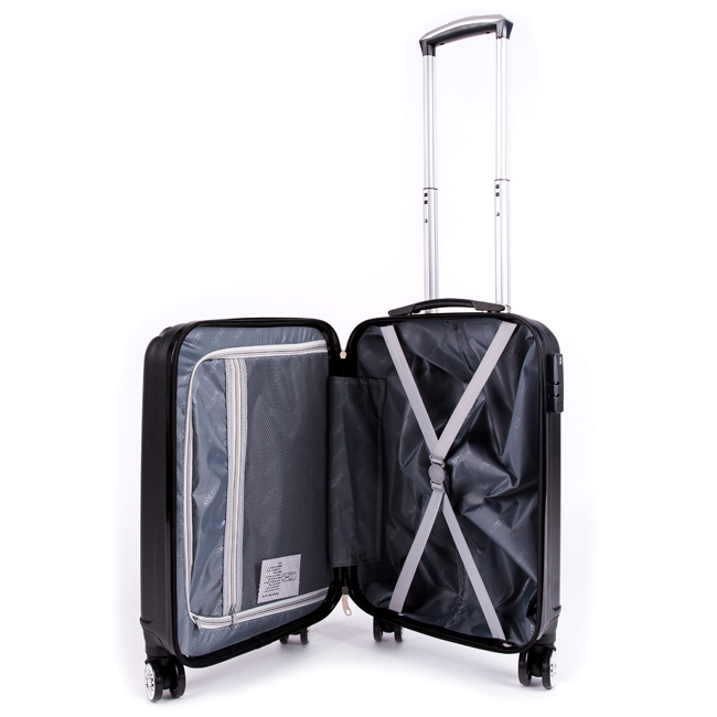 Bên trong vali được chia làm 2 ngăn, có dây đai chữ X giúp hành lý không bị xáo trộn