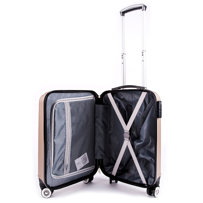 Bên trong vali Brothers 808 được chia làm 2 ngăn, có dây đai chữ X giúp hành lý không bị xáo trộn
