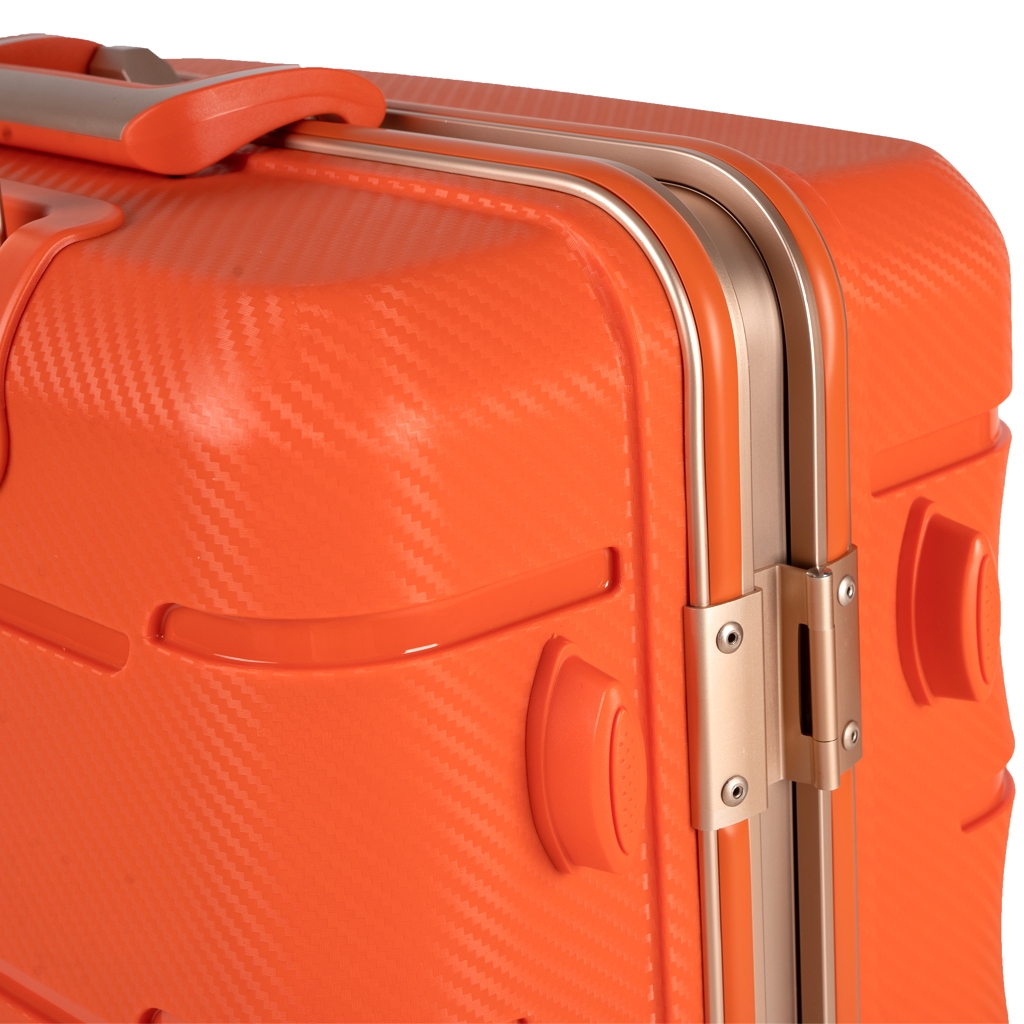 Bản lề vali sử dụng khung hợp kim nhôm chắc chắn, an toàn, bảo mật hoàn hảo