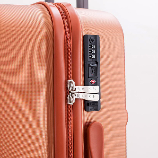 Khóa kéo Double Zipper kết hợp khóa số TSA chống trộm, có cổng USB sạc dự phòng