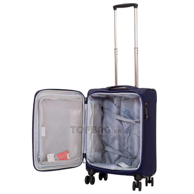 Ngăn trong vali Glossy Diamond GD688 rộng rãi và các ngăn phụ để đồ rất tiện dụng