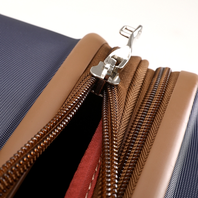 Vali Goby London GB-2415 có khóa kéo 2 lớp (Double Zipper) siêu bền bỉ, chống rạch trộm