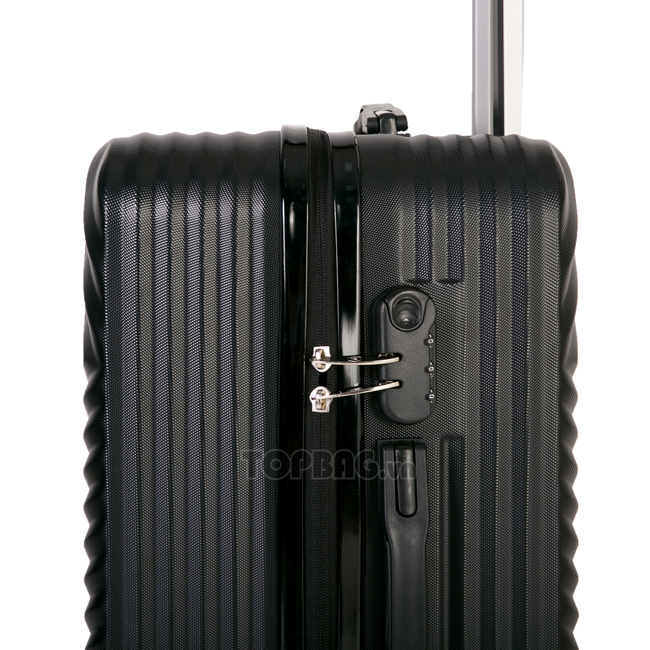 Vali được tích hợp sẵn khóa số có tính bảo mật cao, chống trộm hiệu quả, giúp bảo vệ an toàn cho hành lý trong chuyến đi