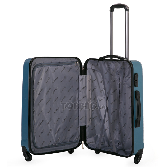 Vải lót bên trong vali là loại vải nylon, bền mặt trơn mịn, chống bám bụi bẩn, dễ dàng vệ sinh sạch sẽ sau chuyến đi