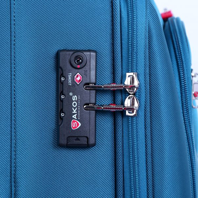 Vali được trang bị khóa kéo Double Teeth Zipper (khóa kéo dây kép) chống rạch, kết hợp khóa số TSA cao cấp