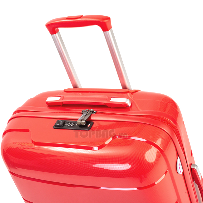 Cần kéo hợp kim nhôm sáng bóng, siêu nhẹ, bền bỉ trên Vali Travel King PP110 màu đỏ