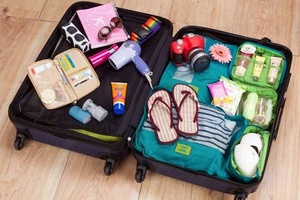 Chia sẻ kinh nghiệm xếp đồ để vali luôn gọn gàng và nhẹ nhàng hơn | TOPBAG.vn